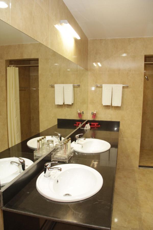 Hotel Victoria Garden Camama Quarto foto